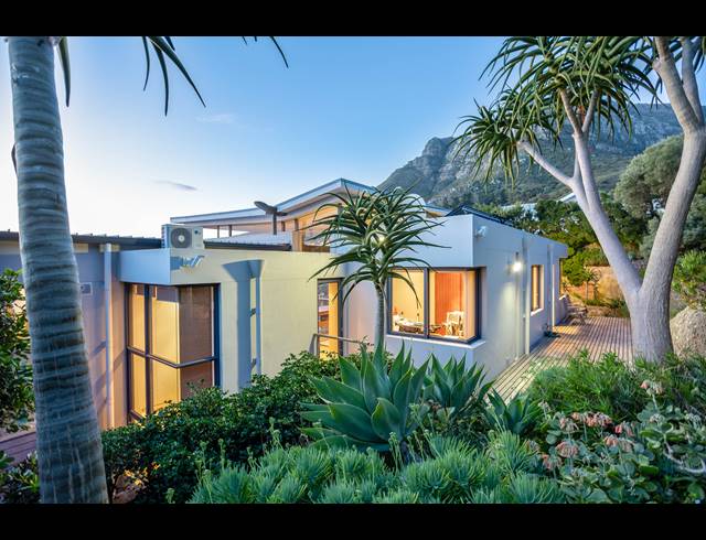 4 BEDROOM HOUSE FOR SALE IN LLANDUDNO